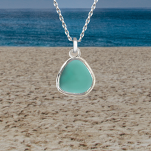 Load image into Gallery viewer, sea glass necklace